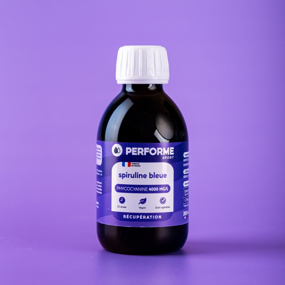 Spiruline Bleue 4000mg/l sur fond violet.