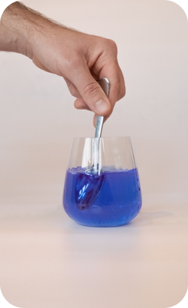 melange spiruline bleue et eau