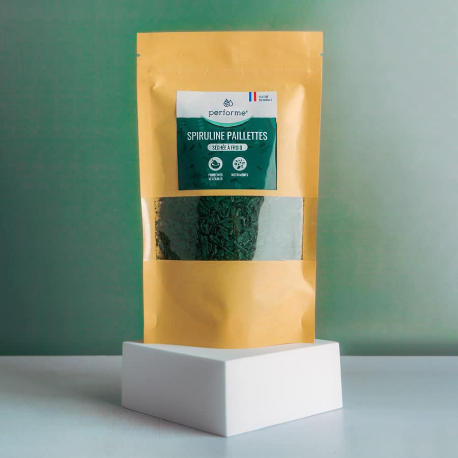 Spiruline paillette Performe de face dans son sachet