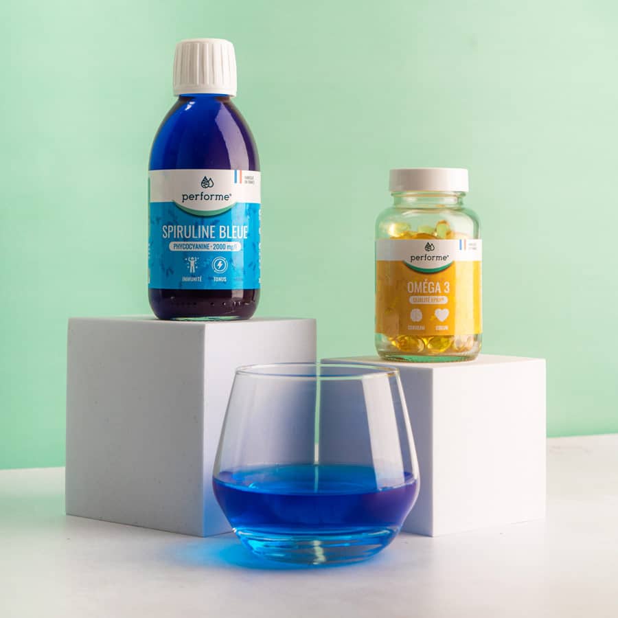 pack concentration spiruline bleue phycocyanine et omega3 performe verre de phycocyanine vue de face